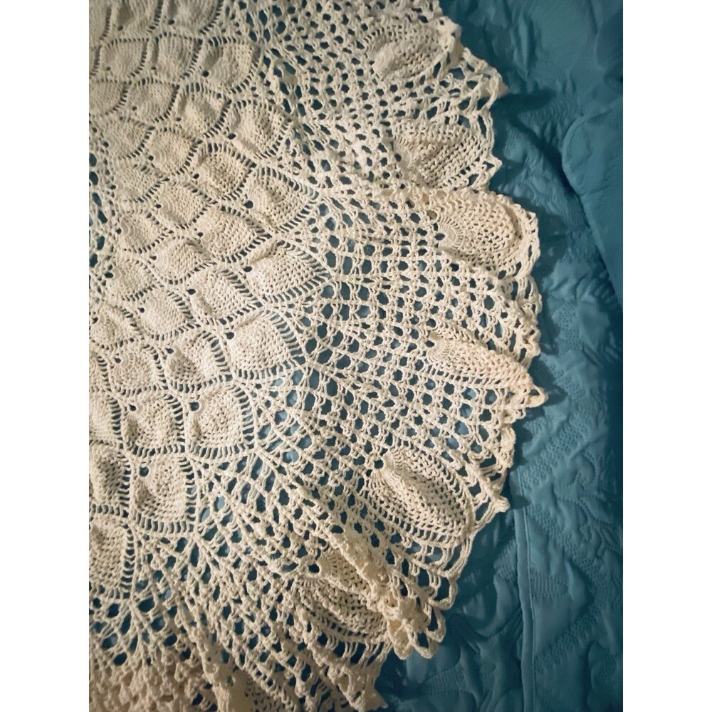 Handmade Crocheted Round Pineapple Scalloped Table Topper 60” Diameter Vtg Ecru - Picture 3 of 6